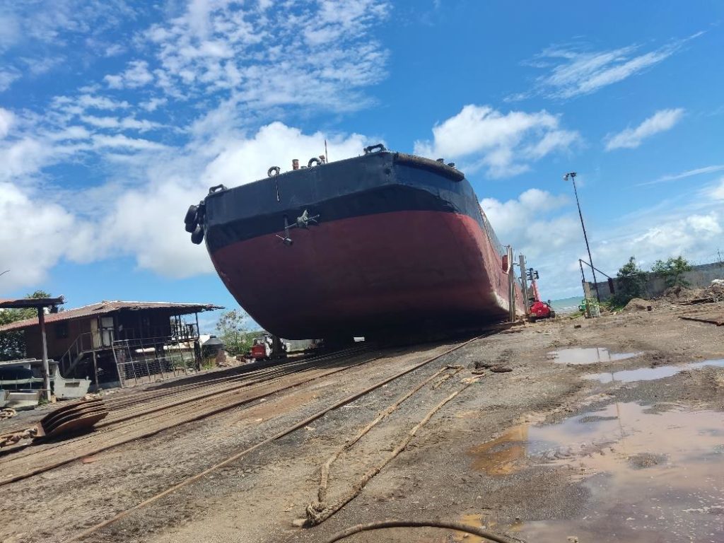 Panama drydock and shipyard